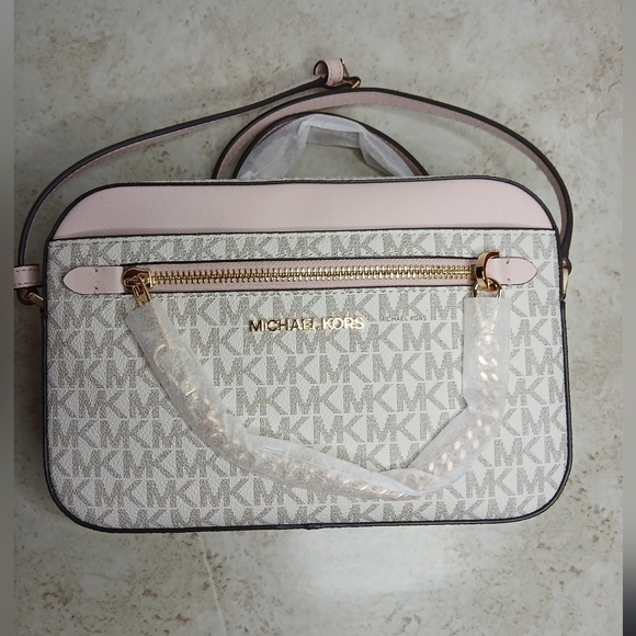 Authentic Michael Kors Pink and Cream Crossbody Bag - Picture 2 of 8